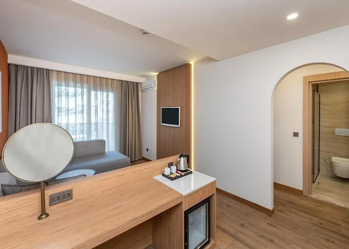 Aparthotel Sunflower 4*