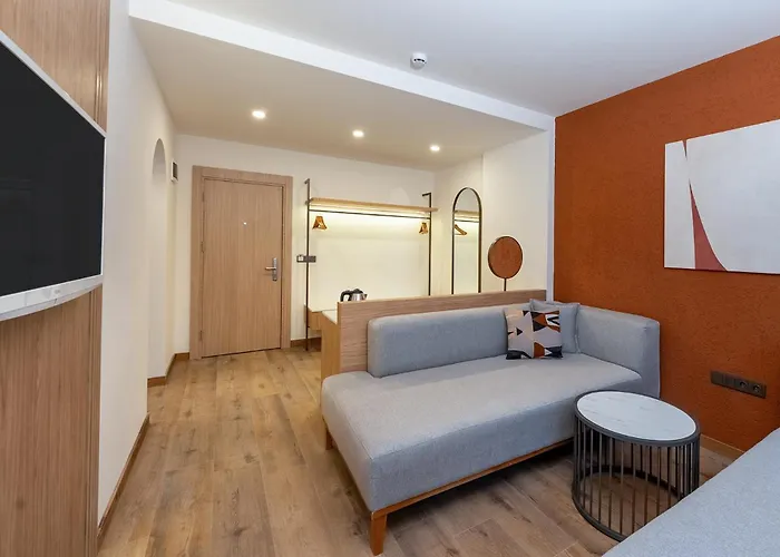 Aparthotel Sunflower 4*